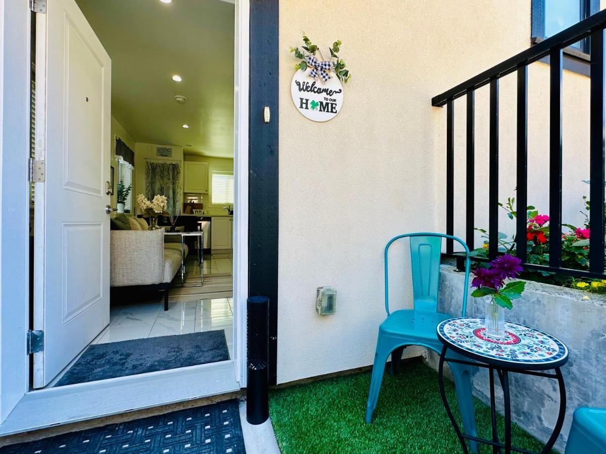 2Br 1.5Ba Full Kitchen Private Guest House - Free Parking - Central Location バンクーバー エクステリア 写真